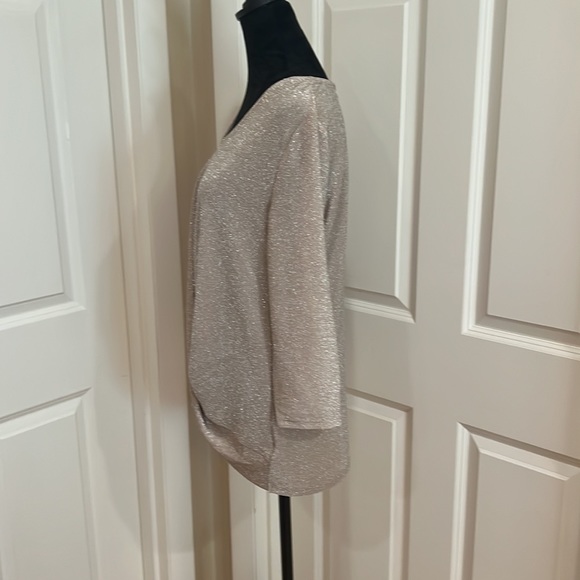 Chloe & Jasmine, women’s, M, 3/4 length sleeve blouse. Gold with glitter accent. - Picture 4 of 5